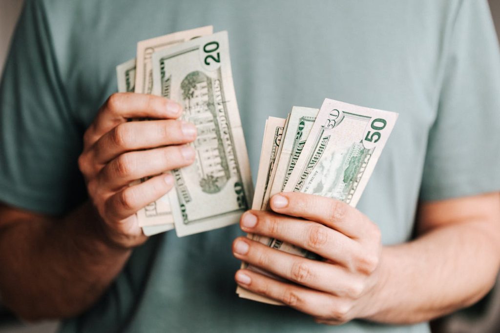 7 Rules for Saving Money in the UK